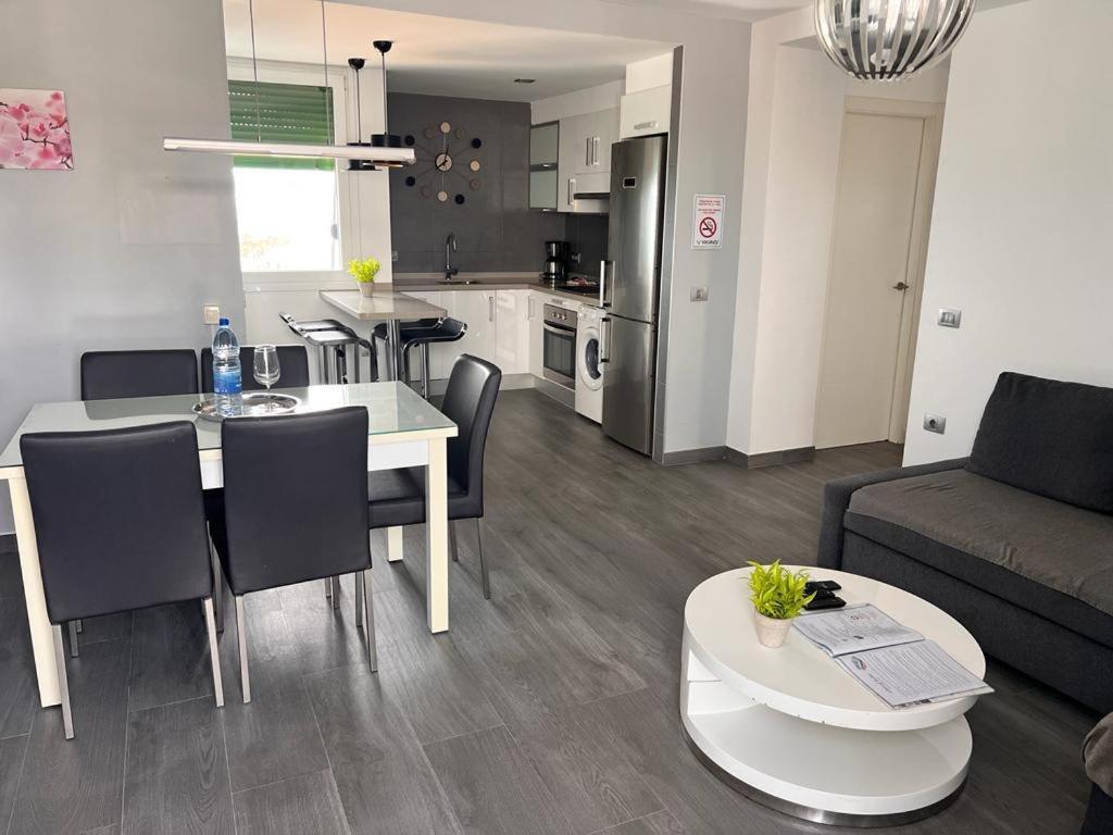 Apartamento Coral Bay By Vacanzy Collection คอร์ราเลโฮ ภายนอก รูปภาพ